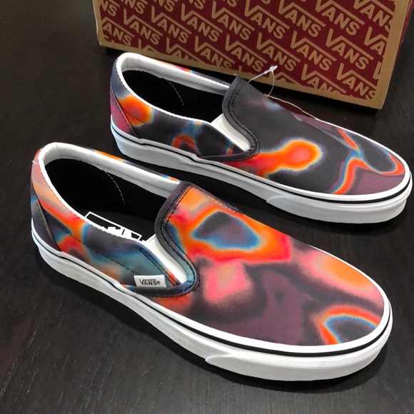 vans aura slip ons